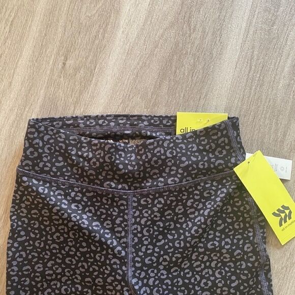 All in motion, athletic spandex ruched capris 7/8 - Picture 3 of 4